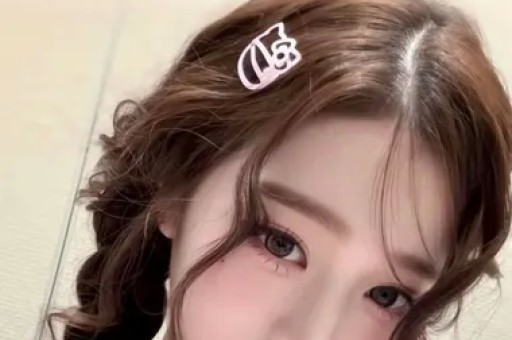 斗鱼女主播忘关摄像头私密画面流出！虚假人设彻底翻车