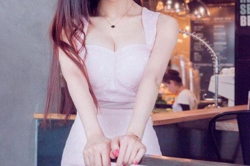 恋情曝光狗仔刘大锤拍到秦俊杰与著名谋女郎飞凡互动亲密